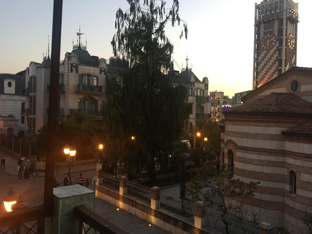 Apartment on Zviad Gamsakhurdia 21 Batumi Bagian luar foto